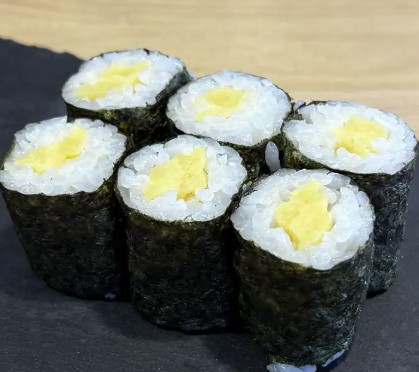 Maki Tamago (japanisches Omelette, Sesam)