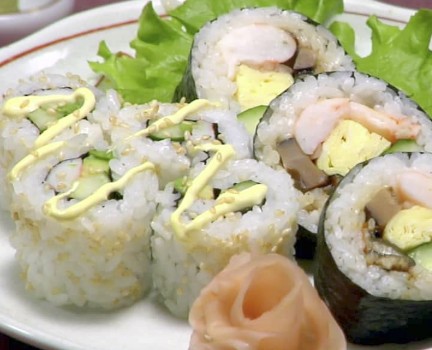 Futomaki California (Surimi, Avocado)